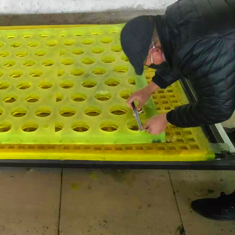 聚氨酯圓孔篩(shāi)4.jpg 聚氨酯圓孔篩4.jpg