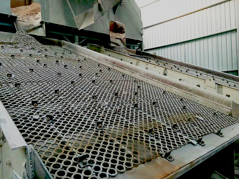 焊(hàn)接篩(shāi)網 使用現場.jpg 焊接篩網(wǎng) 使用現場.jpg