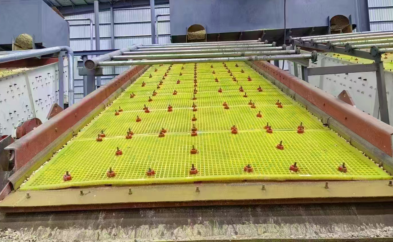 聚氨酯篩網安裝圖4.jpg 聚氨酯篩網安裝圖4.jpg