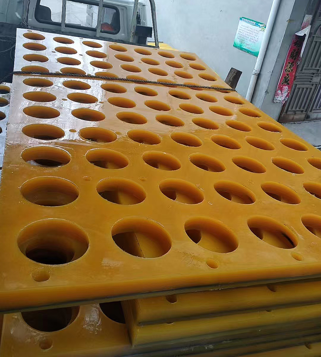 聚氨酯圓孔篩板1.jpg
